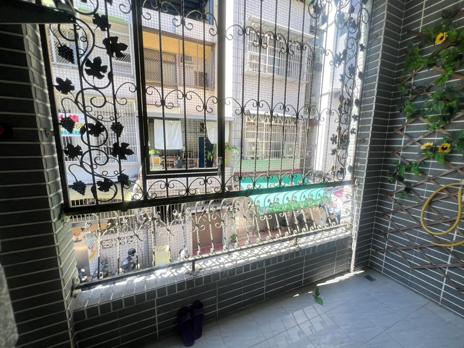 35 bedrooms townhouse for sale in Sanmin District, Kaohsiung City | NT$ 14 800 000 | 22 ping slide 0