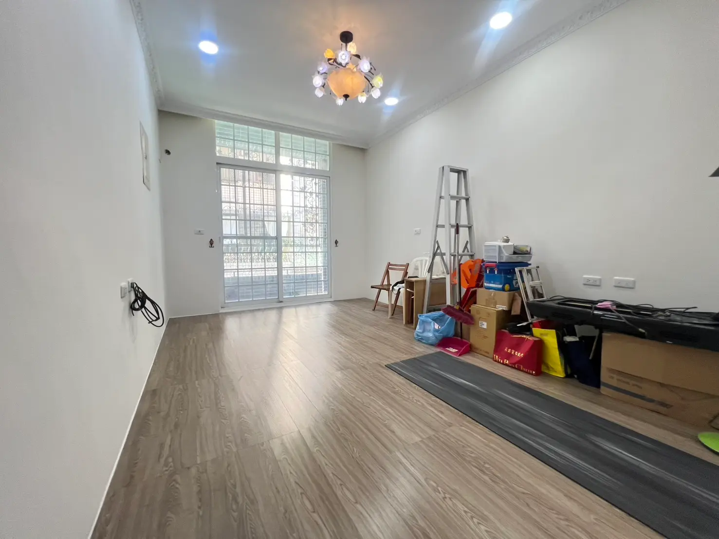 35 bedrooms townhouse for sale in Sanmin District, Kaohsiung City | NT$ 14 800 000 | 22 ping slide 5