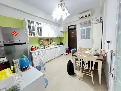 35 bedrooms townhouse for sale in Sanmin District, Kaohsiung City | NT$ 14 800 000 | 22 ping slide 1