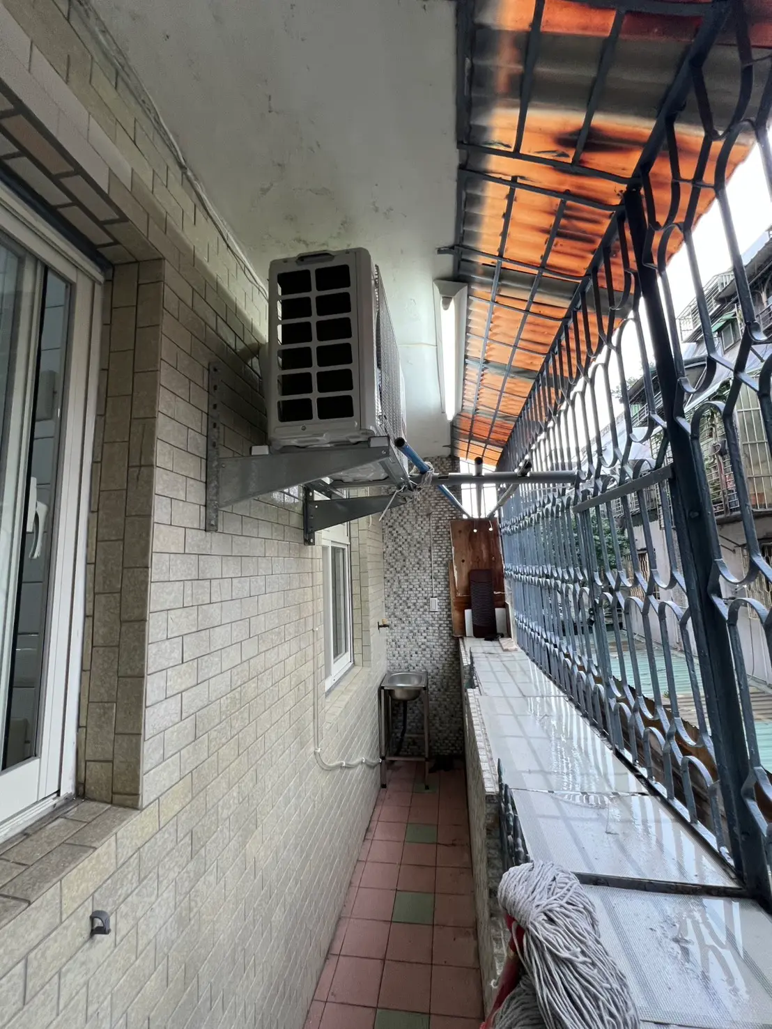 Room for rent in Shilin District, Taipei City | NT$ 18 000 | 8 ping slide 7