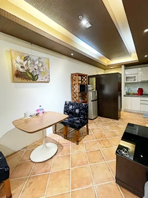 2 bedrooms apartment for rent in Wanhua District, Taipei City | NT$ 43 000 | 15 ping slide 1