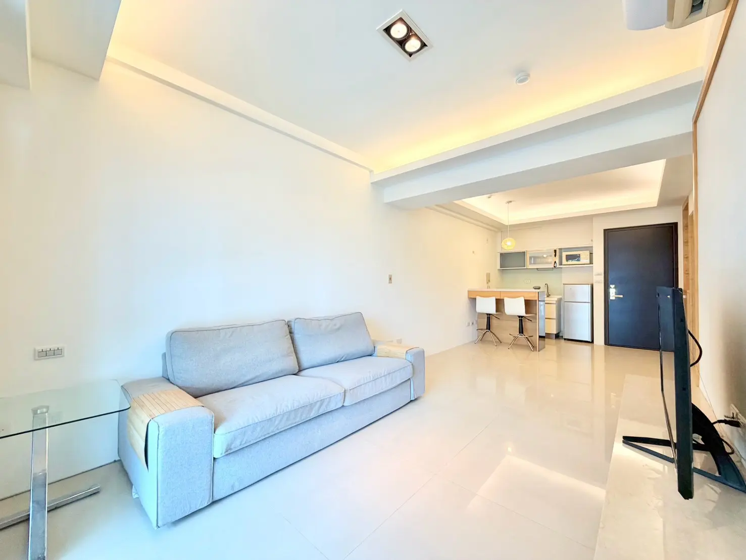 1 room apartment for rent in Xitun District, Taichung City | NT$ 26 000 | 20 ping slide 3