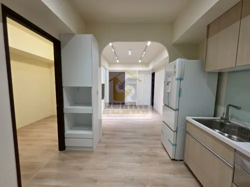 Apartment for rent TWD 28 000 -  - 3 bedrooms