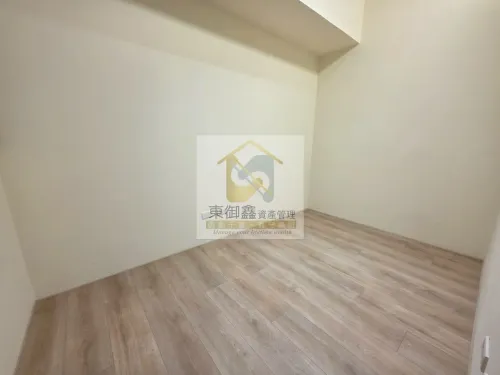 Apartment for rent TWD 28 000 -  - 3 bedrooms