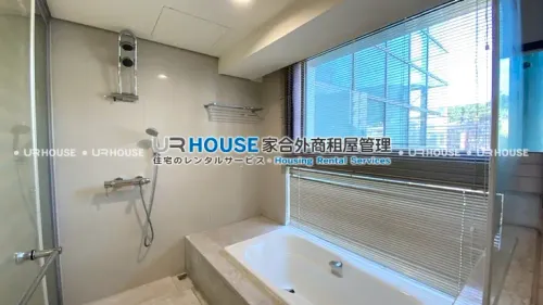 Studio apartment for rent in Xinyi District, Taipei City | NT$ 36 000 | 10 ping slide 11
