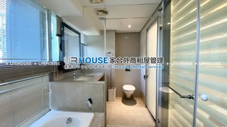 Studio apartment for rent in Xinyi District, Taipei City | NT$ 36 000 | 10 ping slide 12