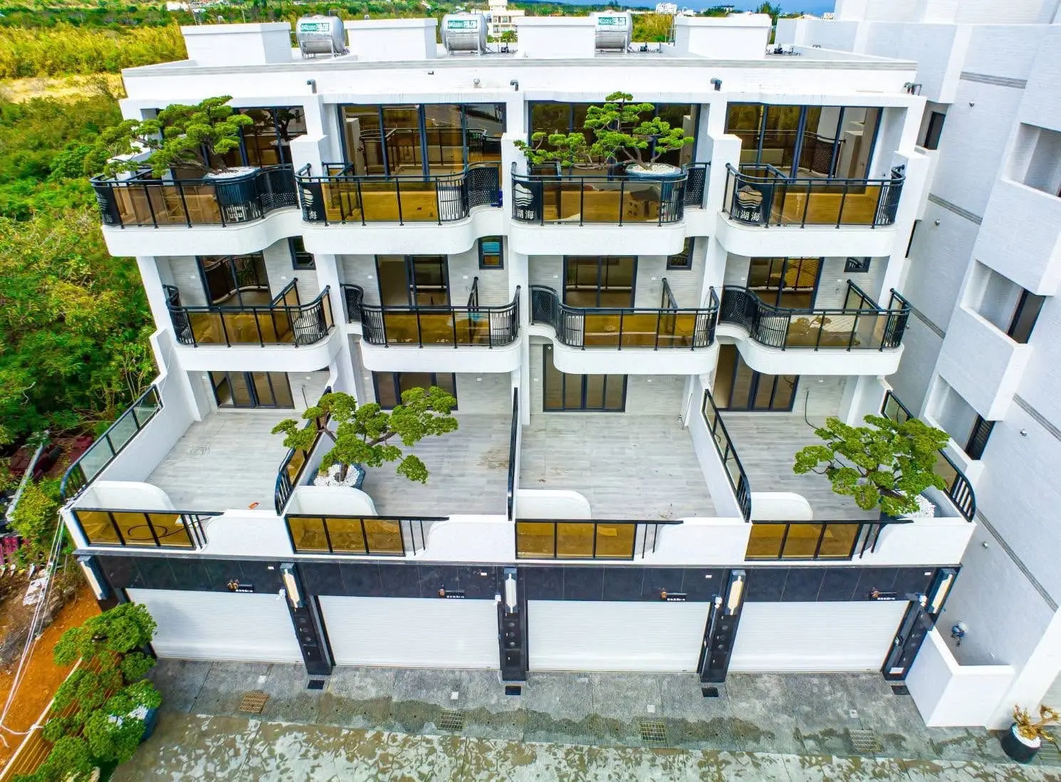 4 bedrooms townhouse for sale in Hengchun Township, Pingtung County | NT$ 26 800 000 | 92 ping slide 1