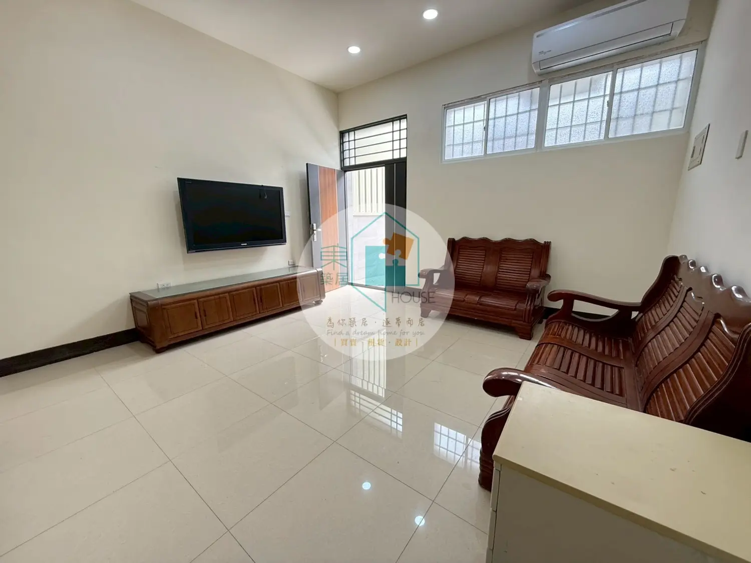4 bedrooms townhouse for rent TWD 25 800 - 26 ping - North District,Tainan City slide 2