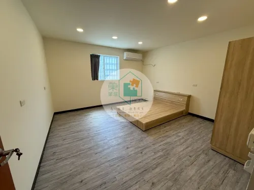 Townhouse for rent TWD 25 800 -  - 4 bedrooms