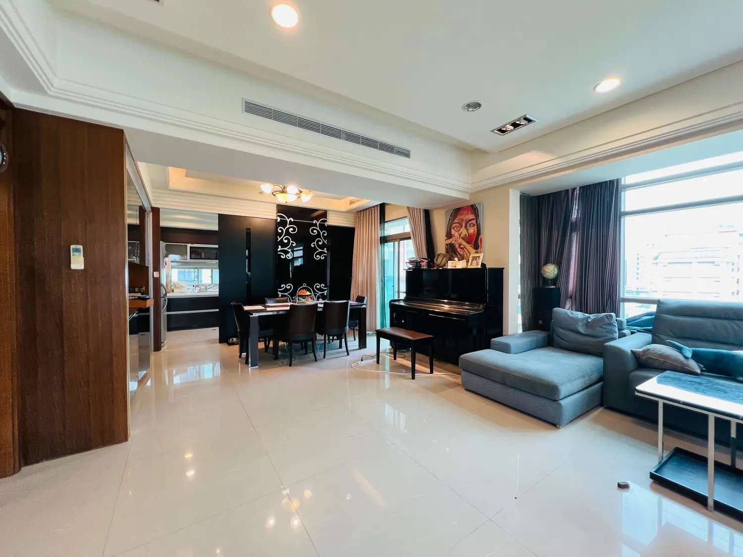 4 bedrooms apartment for sale in Zhongshan District, Taipei City | NT$ 108 880 000 | 44 ping slide 1