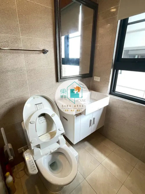 Apartment for rent TWD 42 800 - Section 2, Yonghua Road - 3 bedrooms