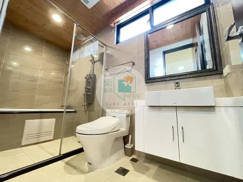 Apartment for rent TWD 38 800 - Yonghua 5th Street - 3 bedrooms