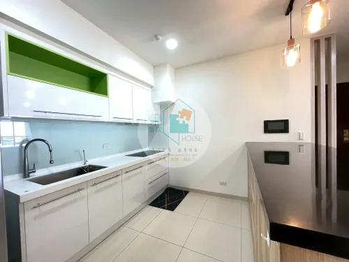 Apartment for rent TWD 38 800 - Yonghua 5th Street - 3 bedrooms