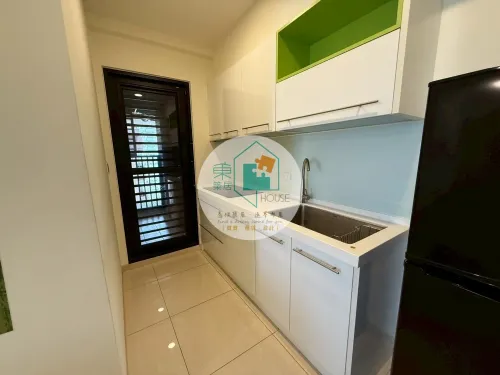 Apartment for rent TWD 29 800 - Section 2, Yonghua Road - 3 bedrooms