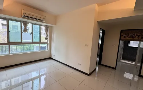 2 bedrooms apartment for sale in Tamsui District, New Taipei City | TWD 11 990 000 | 16 ping slide 1