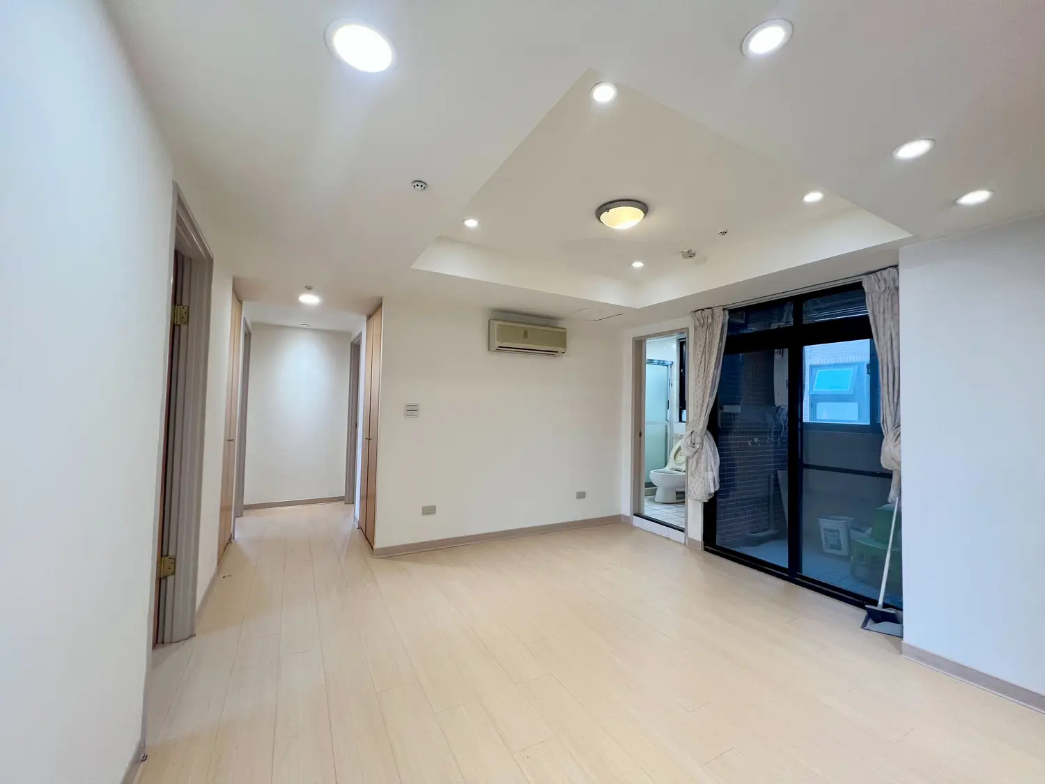 3 bedrooms apartment for sale TWD 59 800 000 - 26 ping - Taipei City,Songshan District slide 3