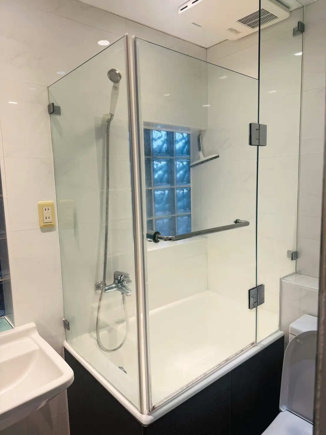 1 bedroom apartment for rent in Xinyi District, Taipei City | NT$ 31 000 | 10 ping slide 3