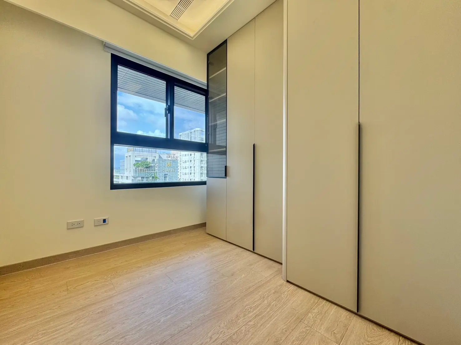 3 bedrooms apartment for rent in Xitun District, Taichung City | NT$ 39 000 | 35 ping slide 8