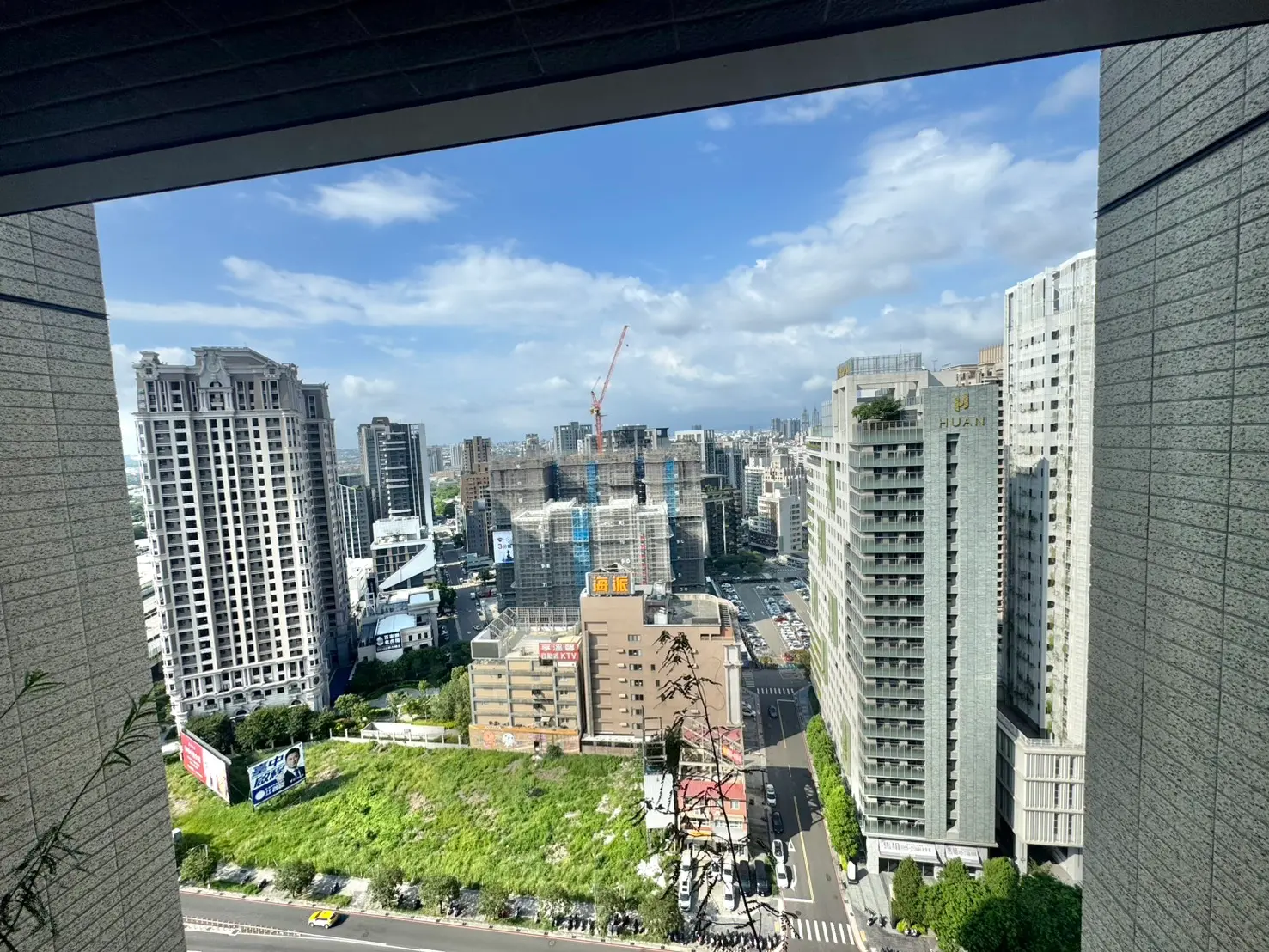 3 bedrooms apartment for rent in Xitun District, Taichung City | NT$ 39 000 | 35 ping slide 11