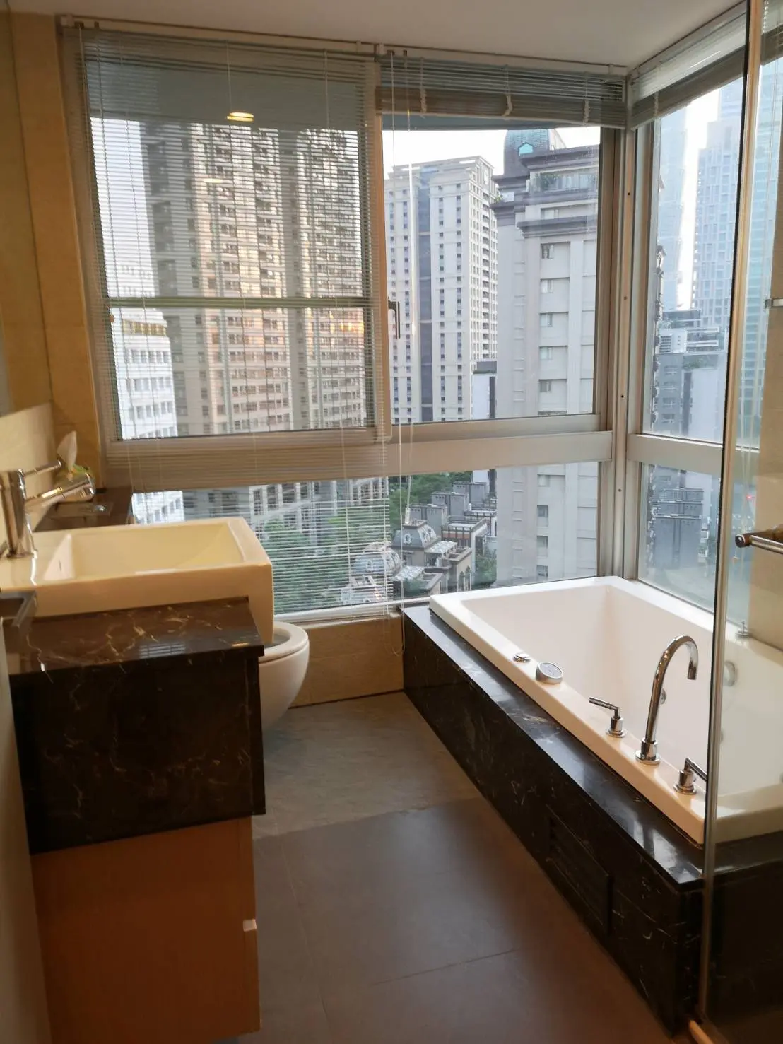 1 room apartment for rent in Xinyi District, Taipei City | NT$ 68 000 | 17 ping slide 6