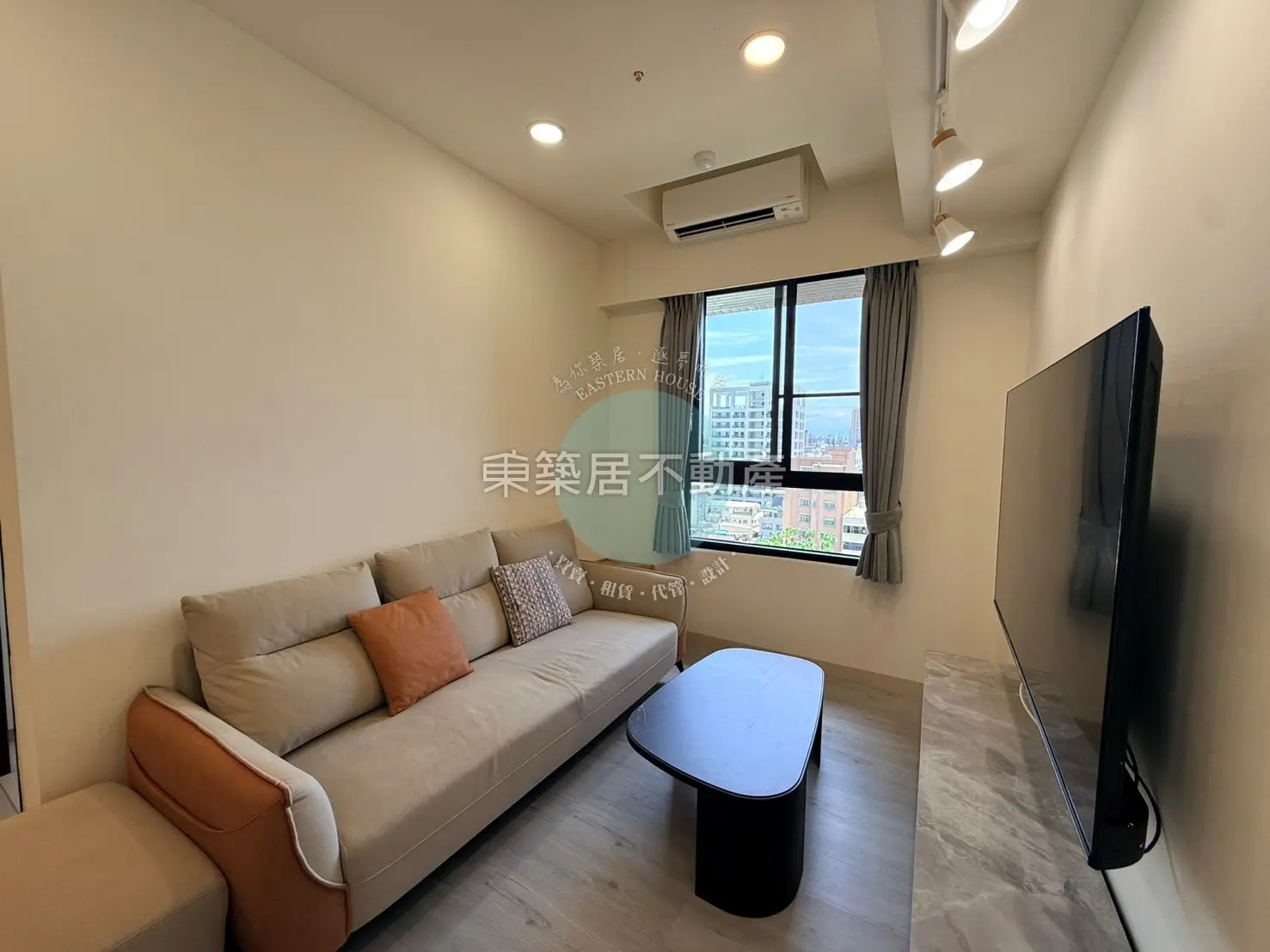 3 bedrooms apartment for rent in West Central District, Tainan City | NT$ 36 800 | 19 ping slide 0