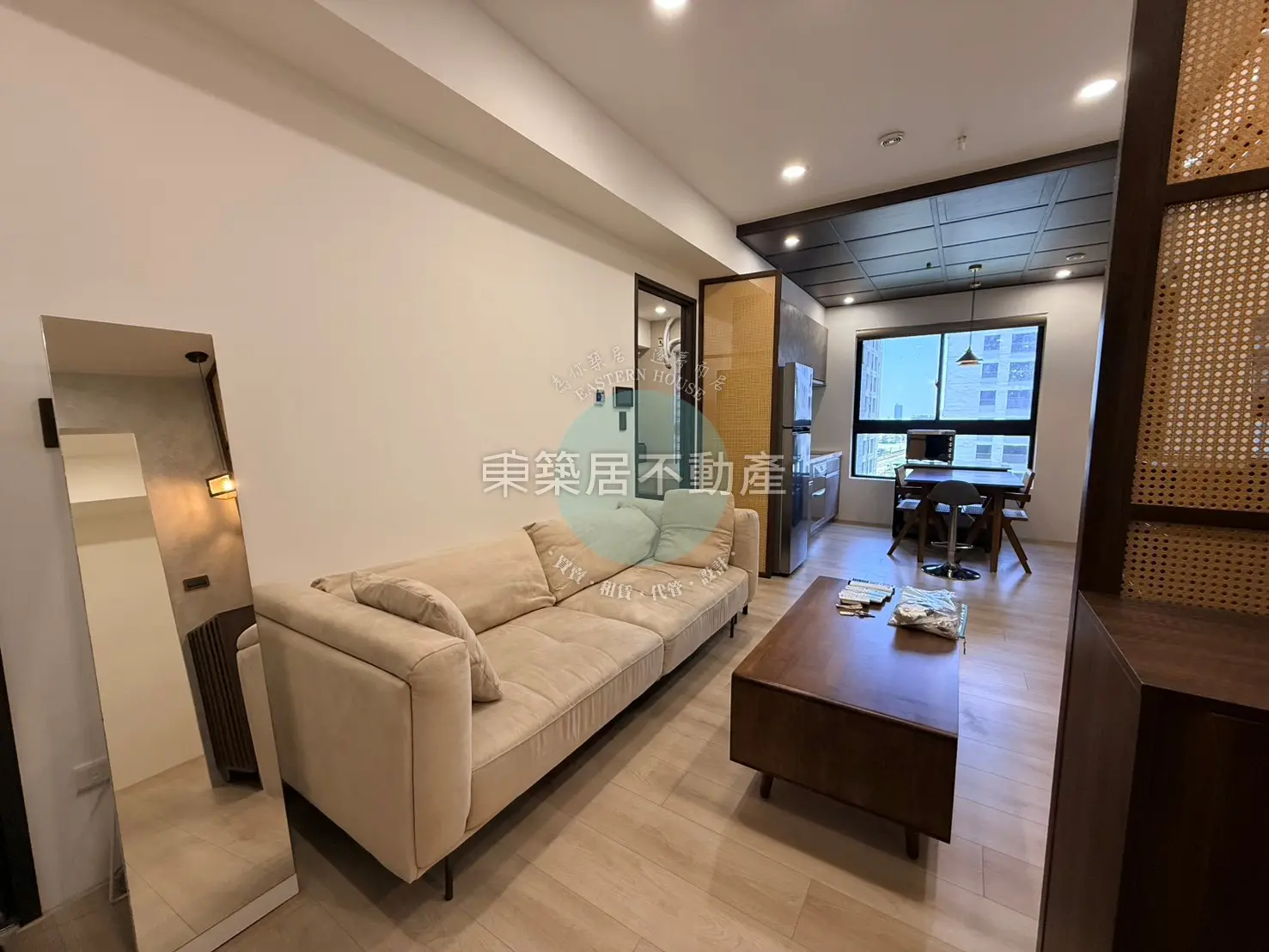3 bedrooms apartment for rent in East District, Tainan City | NT$ 28 800 | 16 ping slide 0