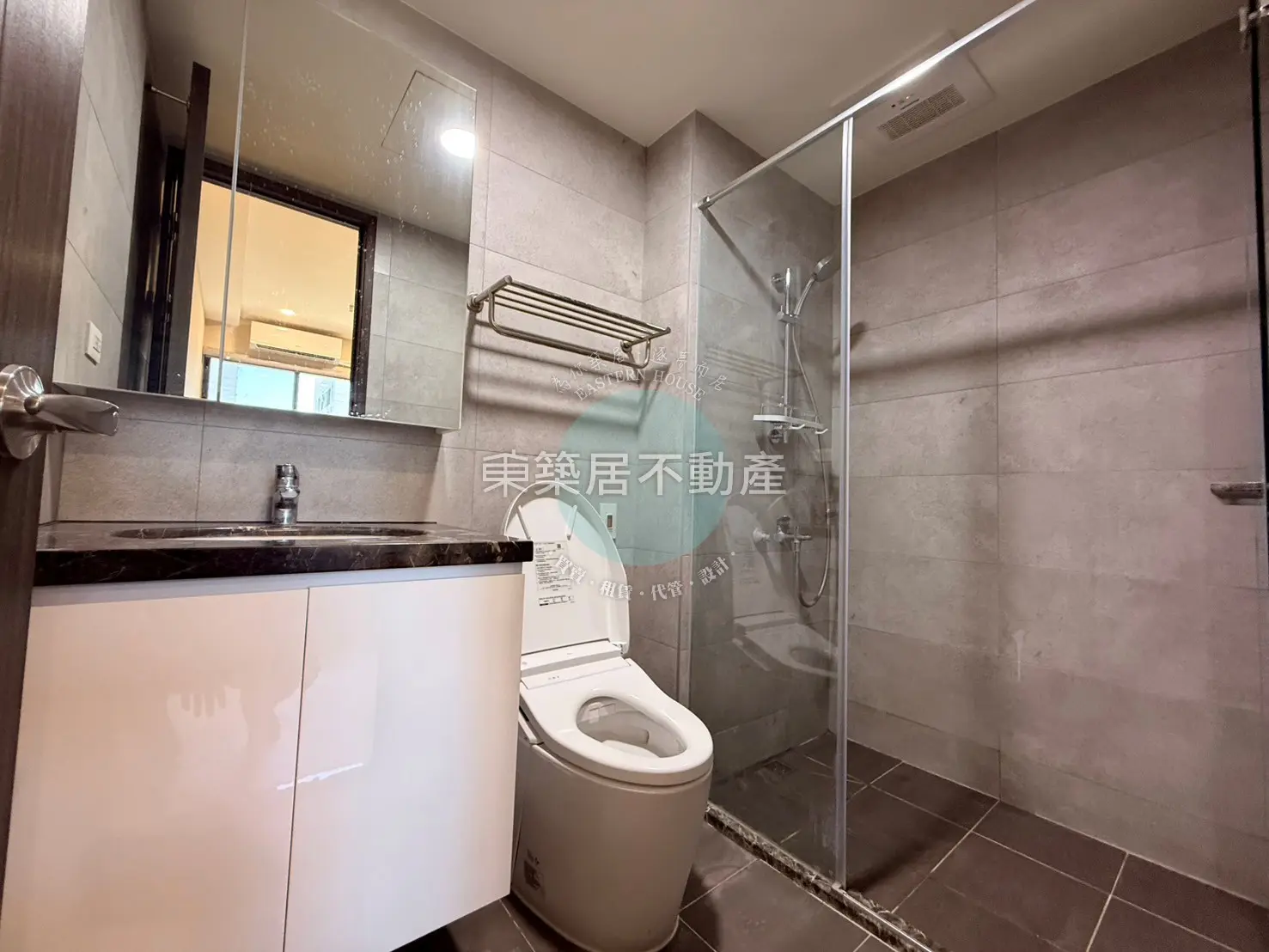 3 bedrooms apartment for rent in East District, Tainan City | NT$ 28 800 | 16 ping slide 8
