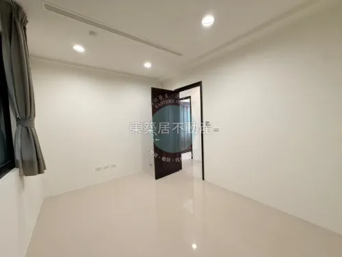 3 bedrooms apartment for rent in West Central District, Tainan City | NT$ 49 800 | 37 ping slide 16