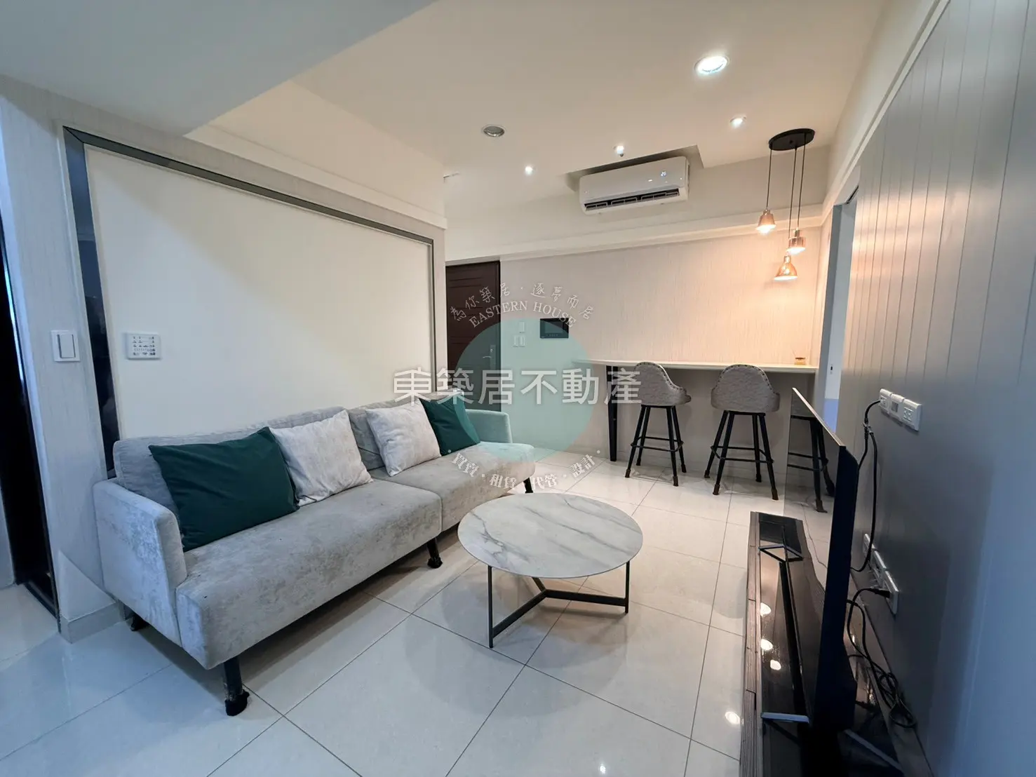 2 bedrooms apartment for rent in Anping District, Tainan City | NT$ 25 000 | 13 ping slide 1