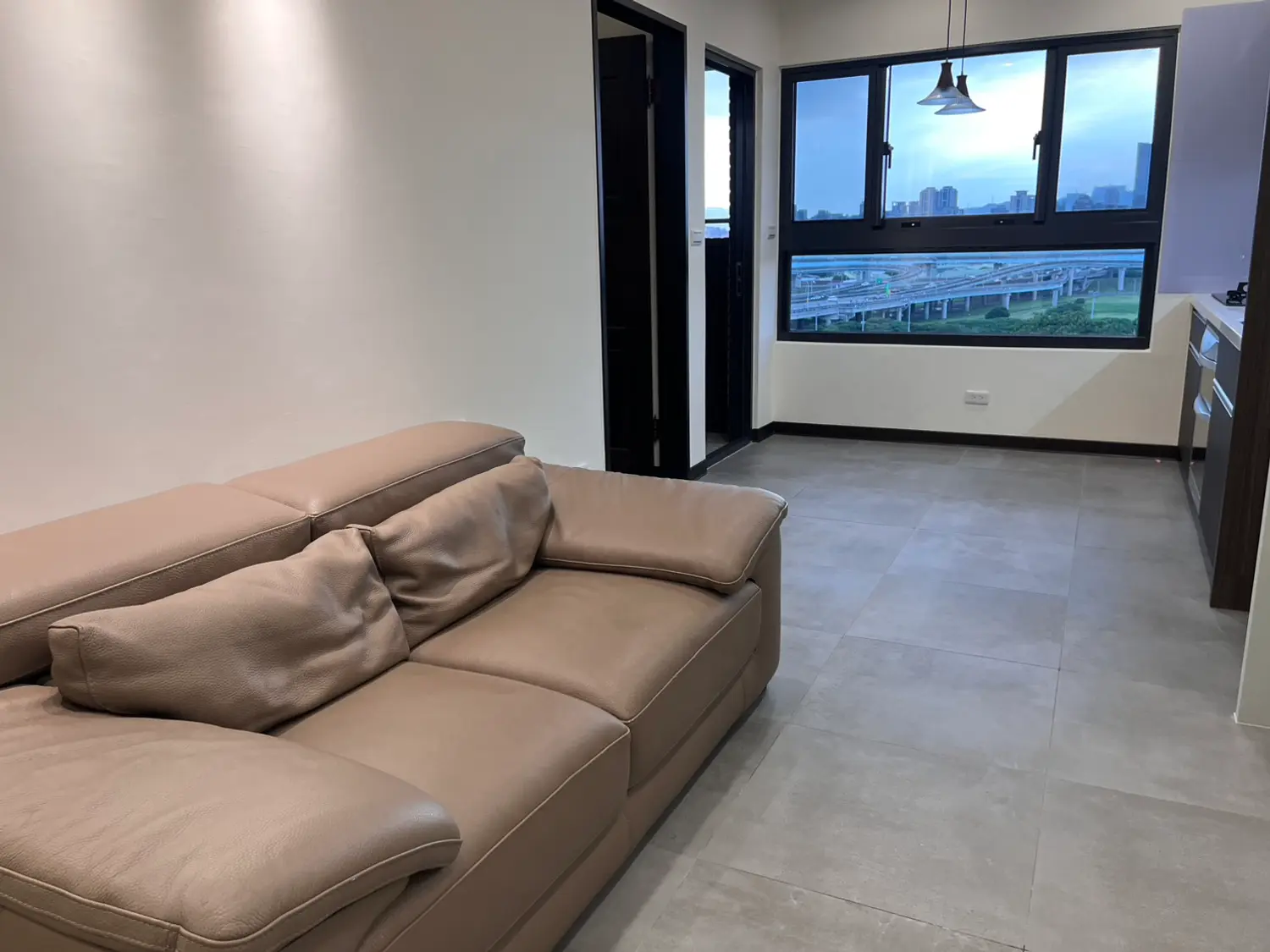 3 bedrooms apartment for rent TWD 42 000 - 17 ping - Sanchong District,New Taipei City slide 0