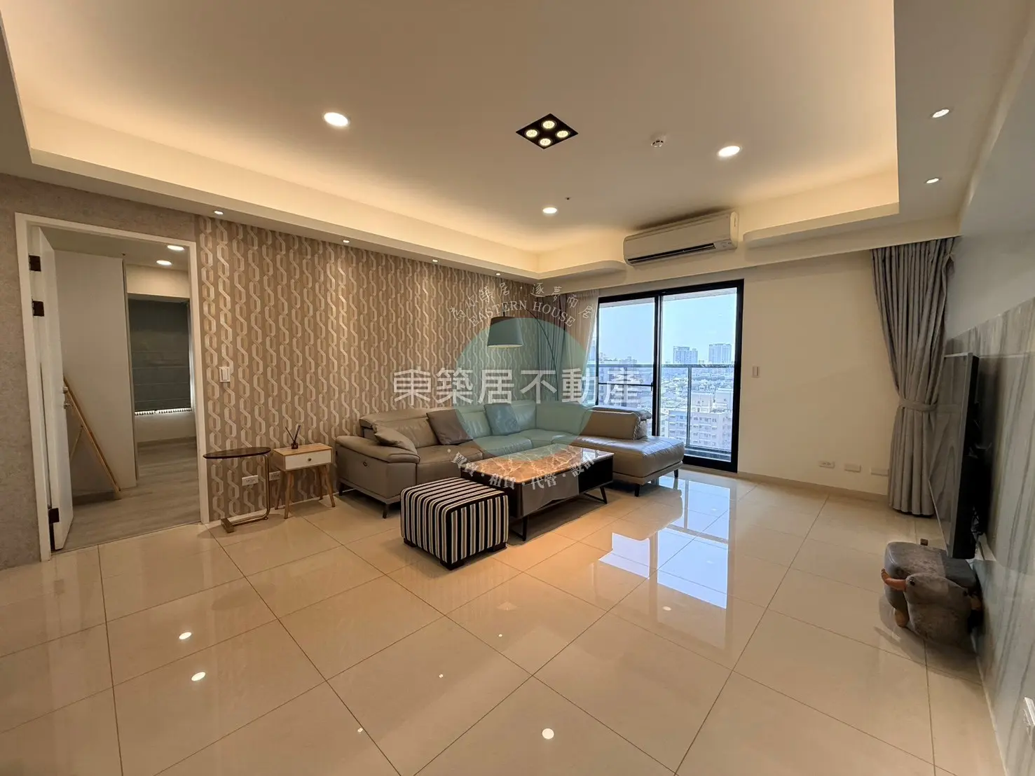 3 bedrooms apartment for rent in Anping District, Tainan City | NT$ 36 800 | 30 ping slide 0