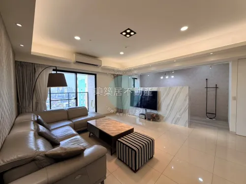 3 bedrooms apartment for rent in Anping District, Tainan City | NT$ 36 800 | 30 ping slide 1