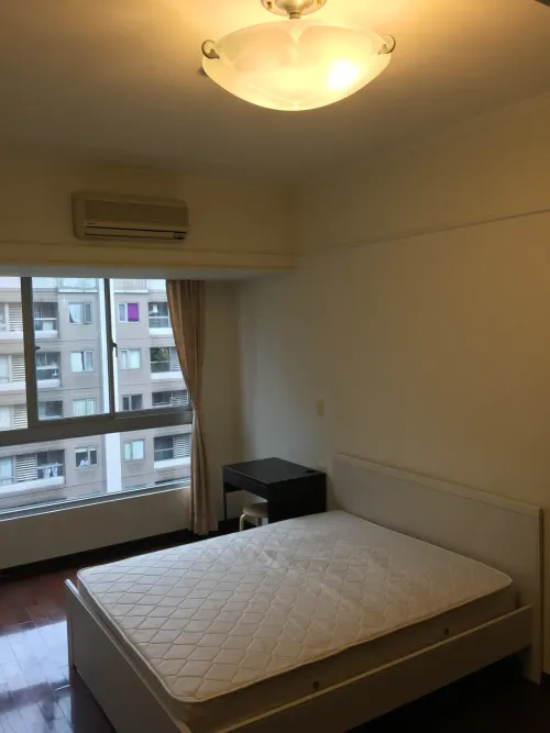 Apartment for rent NT$ 25 000 - Nanshun 6th Street - 3 bedrooms