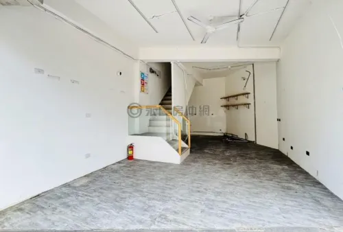 Shop / Retail for rent in Tamsui District, New Taipei City | NT$ 75 000 | 19 ping slide 1