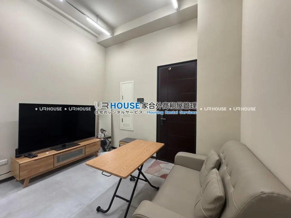 1 room apartment for rent in Daan District, Taipei City | NT$ 35 000 | 7 ping slide 1