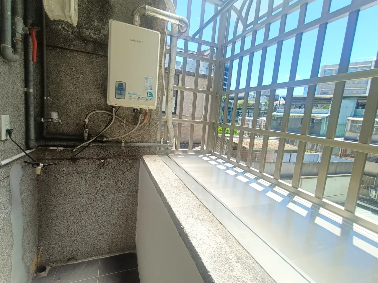 3 bedrooms apartment for rent in Zhongzheng District, Taipei City | TWD 24 000 | 15 ping slide 6