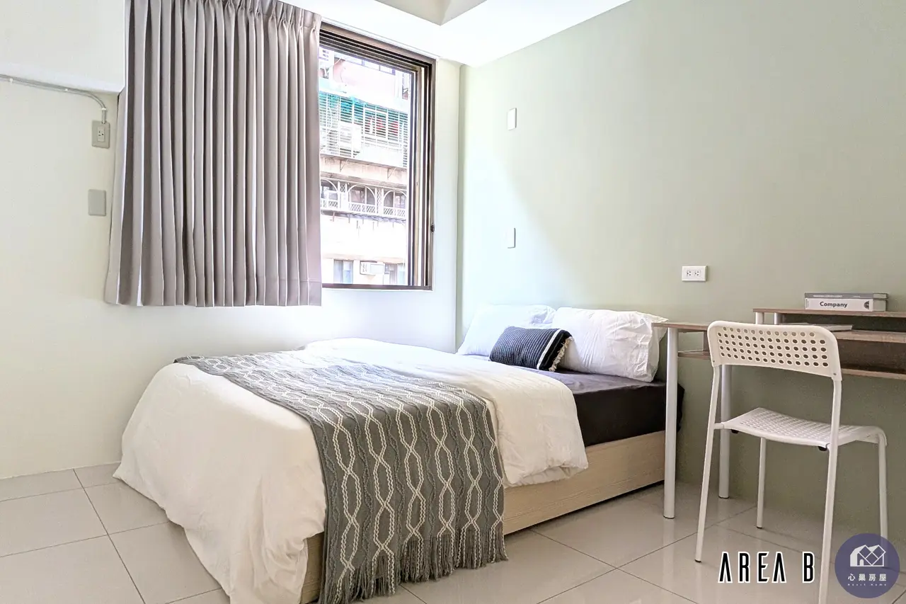 2 bedrooms apartment for rent in Datong District, Taipei City | NT$ 33 800 | 18 ping slide 1