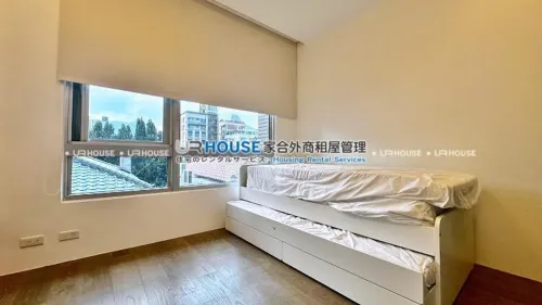 Apartment for rent TWD 160 000 -  - 3 bedrooms