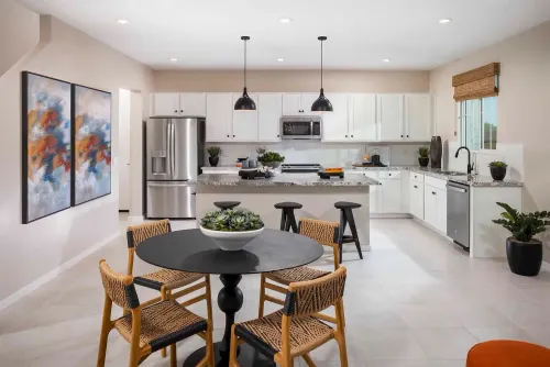 獨棟住宅 出售 US$ 599 990 - N 21st Avenue - 3 房