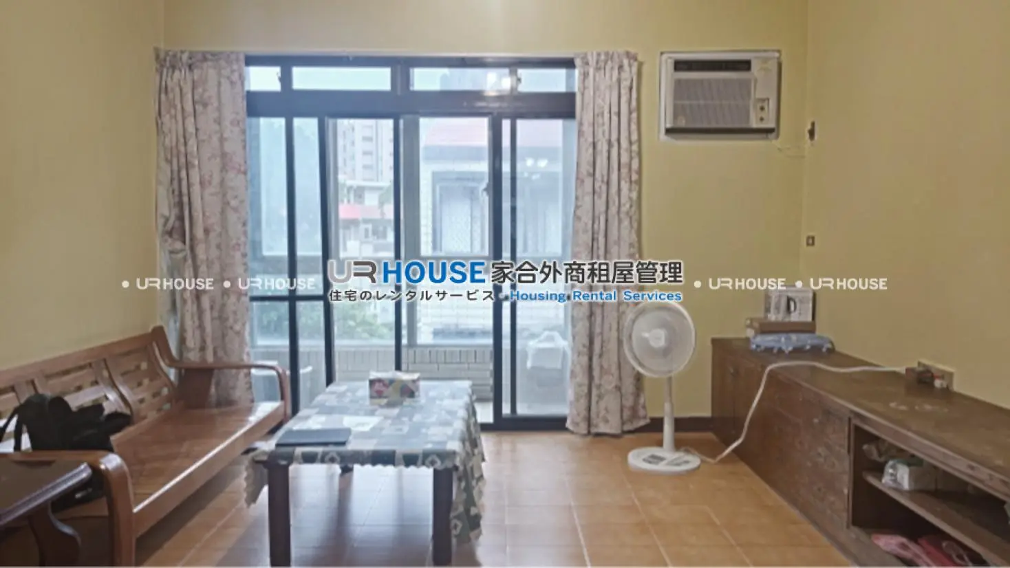 3 bedrooms apartment for rent in Shilin District, Taipei City | NT$ 38 000 | 32 ping slide 0