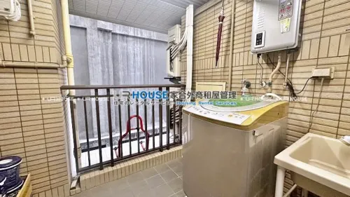 Apartment for rent TWD 60 000 -  - 3 bedrooms