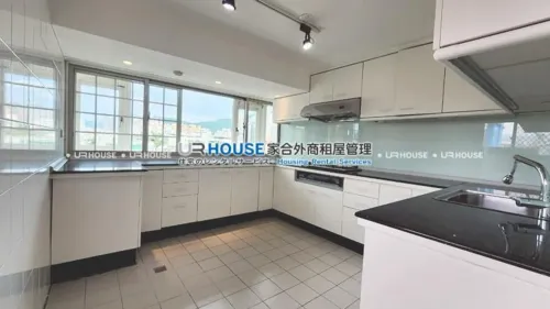 Apartment for rent TWD 72 000 - Lane 236, Section 5, Zhongxiao East Road - 3 bedrooms