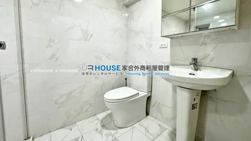 Townhouse for rent TWD 67 000 -  - 4 bedrooms