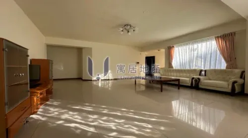 4 bedrooms apartment for rent TWD 62 500 - 47 ping - Shilin District, Taipei City slide 1