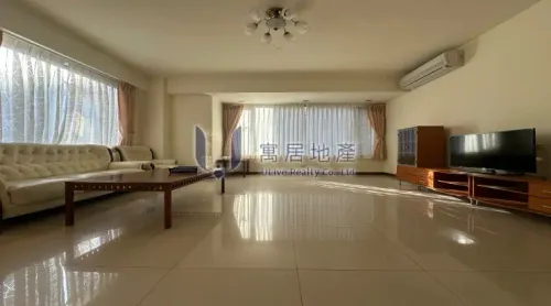 Apartment for rent TWD 62 500 - Tianmu West Road - 4 bedrooms
