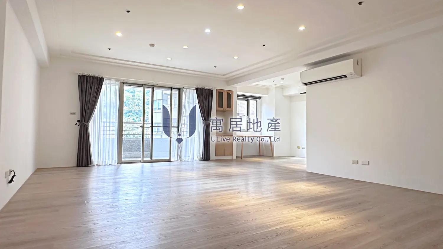 4 bedrooms apartment for rent in Shilin District, Taipei City | TWD 130 000 | 58 ping slide 0