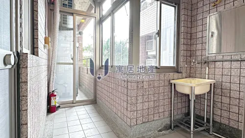4 bedrooms apartment for rent in Shilin District, Taipei City | TWD 130 000 | 58 ping slide 7