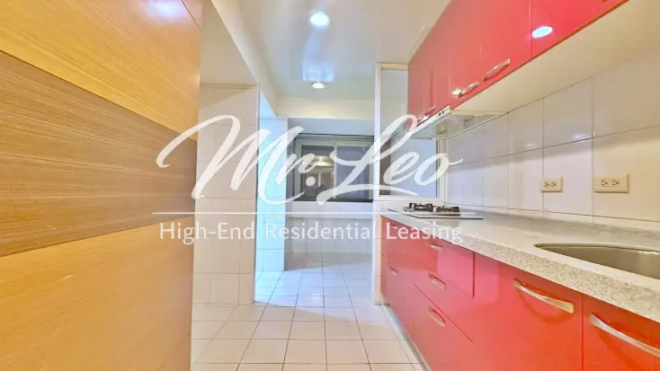 4 bedrooms apartment for rent in Xinyi District, Taipei City | NT$ 65 000 | 45 ping slide 2