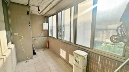 4 bedrooms apartment for rent in Zhongshan District, Taipei City | NT$ 118 000 | 44 ping slide 12