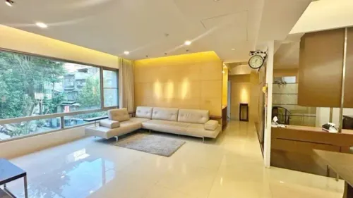 4 bedrooms apartment for rent in Zhongshan District, Taipei City | NT$ 118 000 | 44 ping slide 1